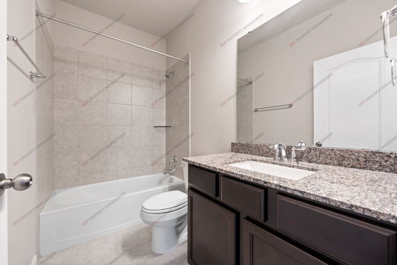 625 Oxford Ln - Photo 7 of 20