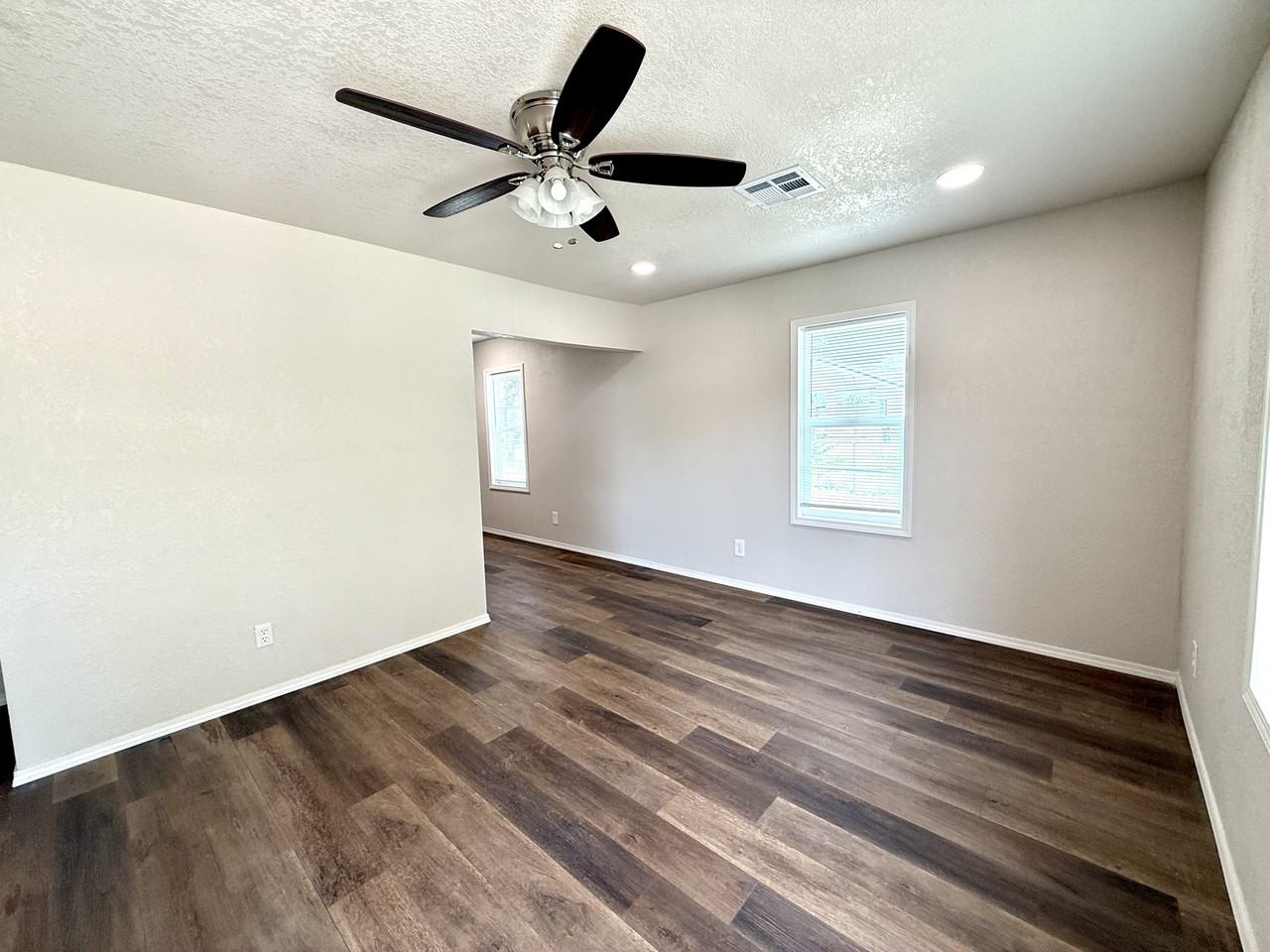 413 M St Ne #1 - Photo 5 of 14