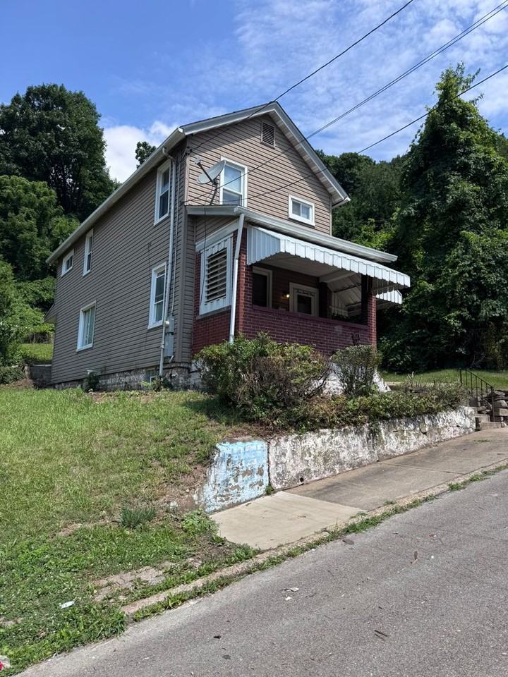 429 25th St - Photo 2 of 37