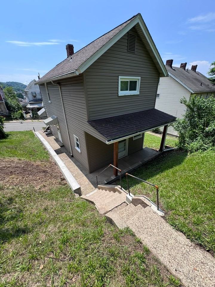 429 25th St - Photo 7 of 37