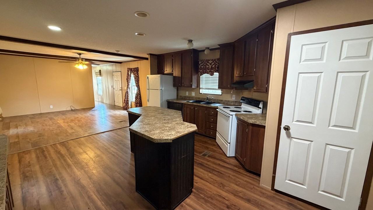 4334 Brannon Rd - Photo 4 of 21