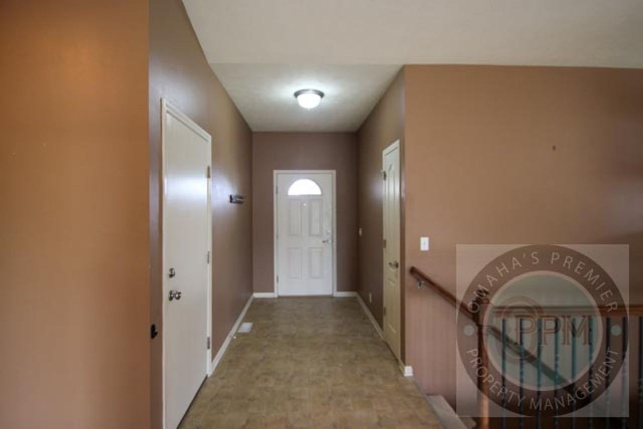 809 Lake Tahoe Dr - Photo 2 of 45