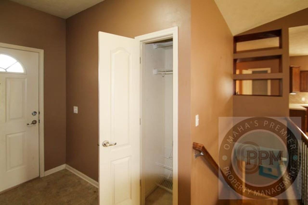 809 Lake Tahoe Dr - Photo 3 of 45