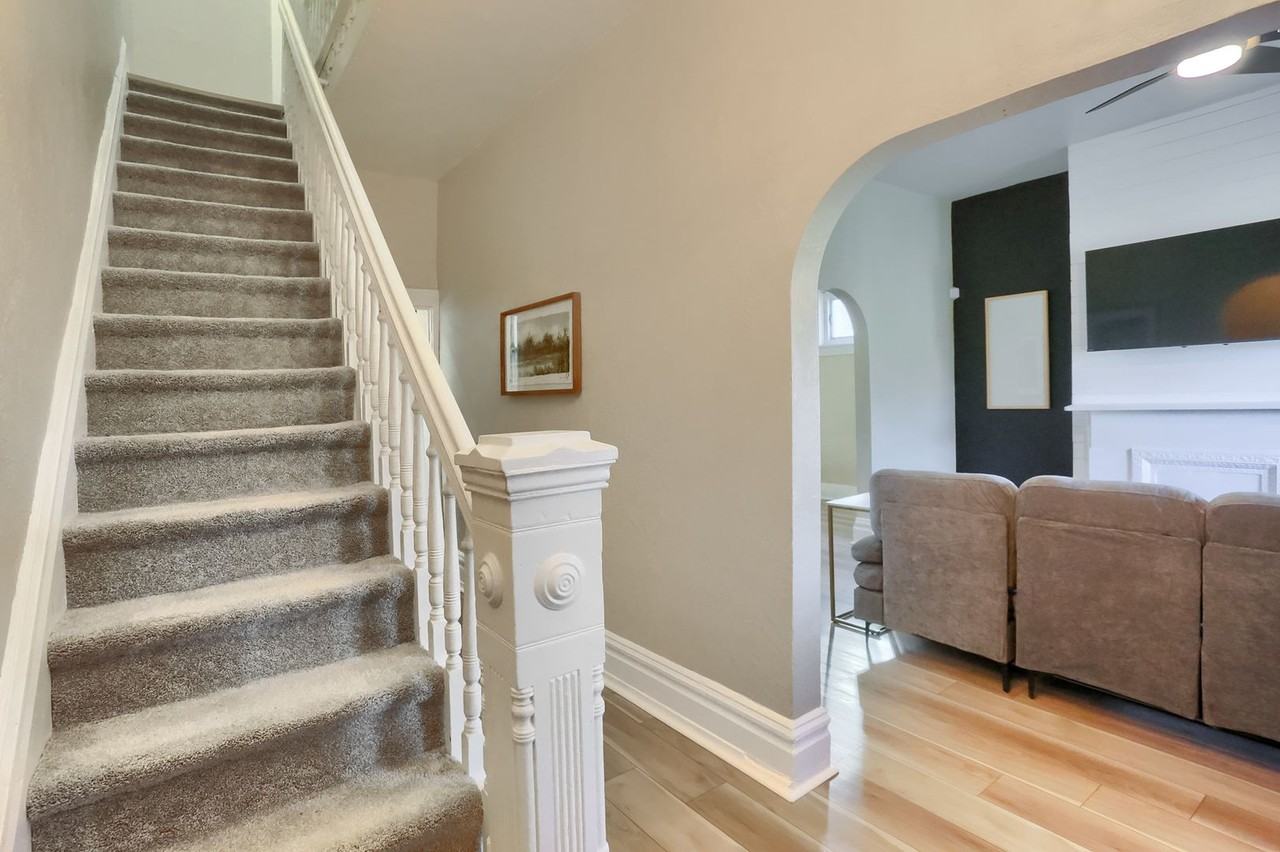 513 Grace St - Photo 3 of 50