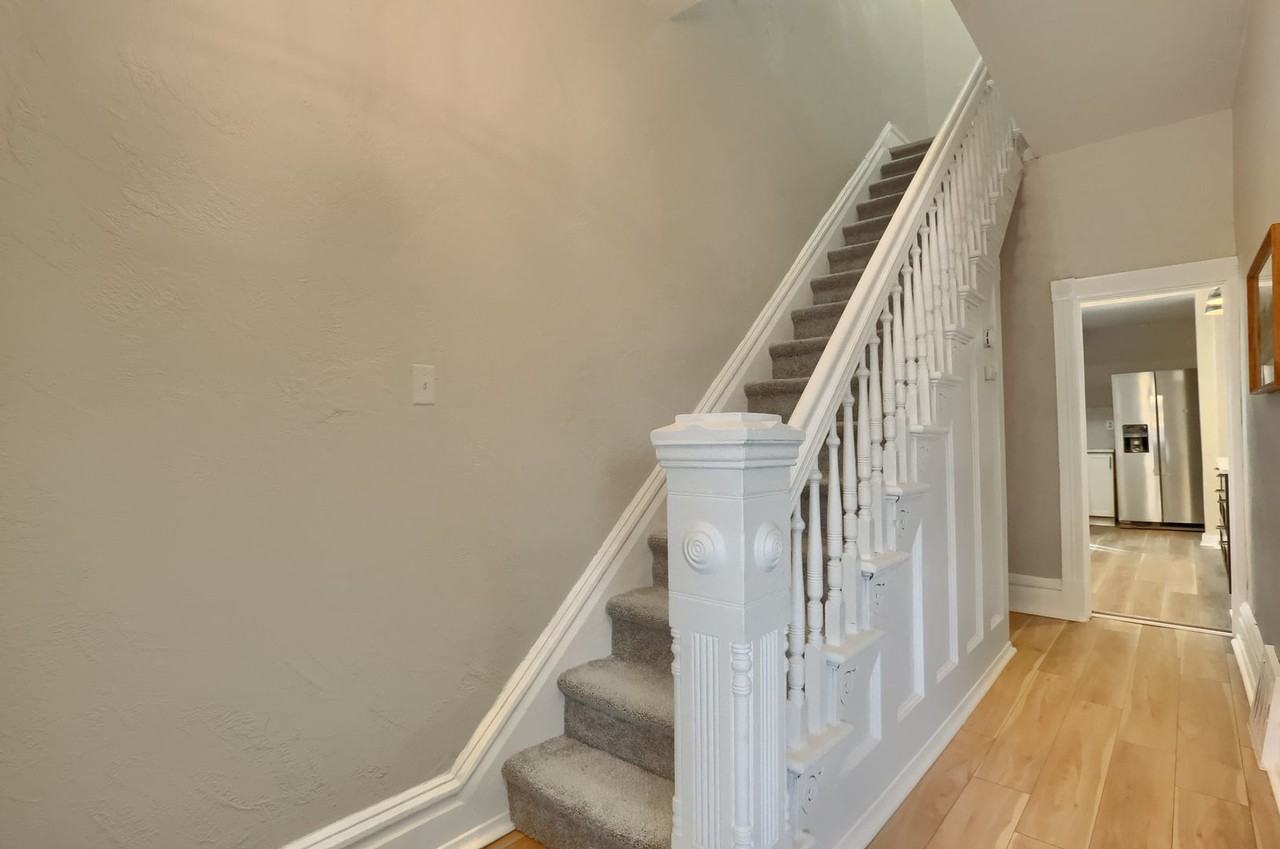 513 Grace St - Photo 5 of 50