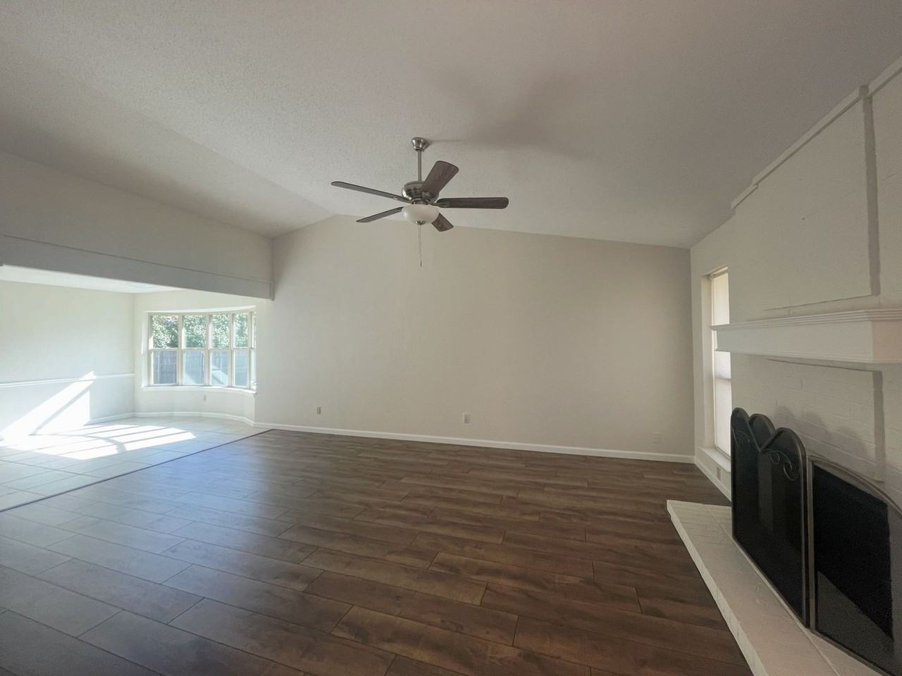 2201 Sage Ln - Photo 4 of 23