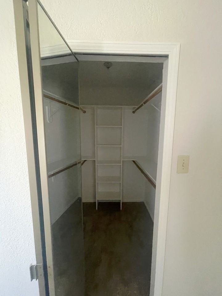 2201 Sage Ln - Photo 5 of 23