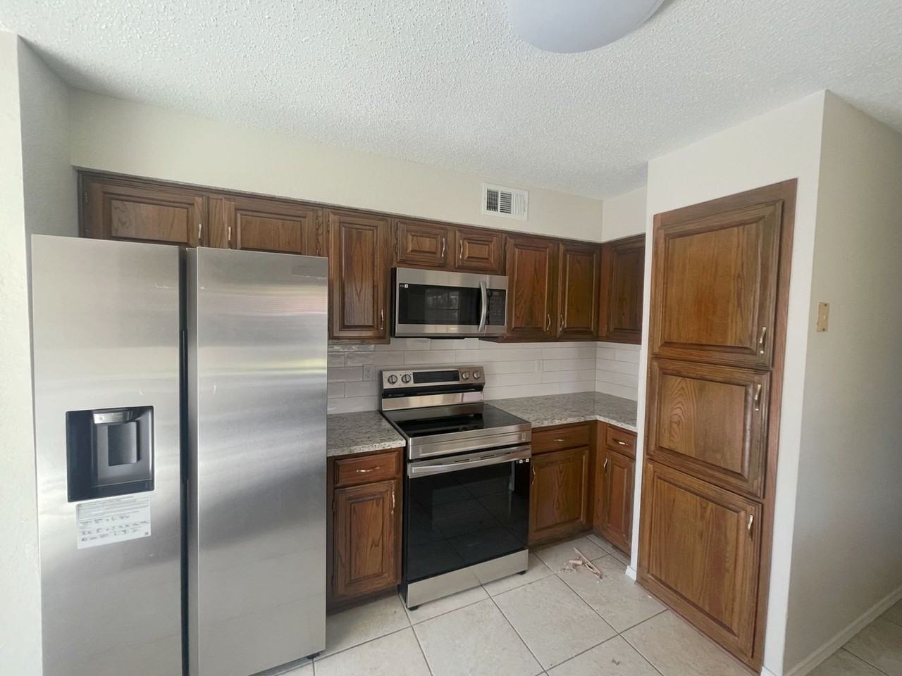 2201 Sage Ln - Photo 7 of 23