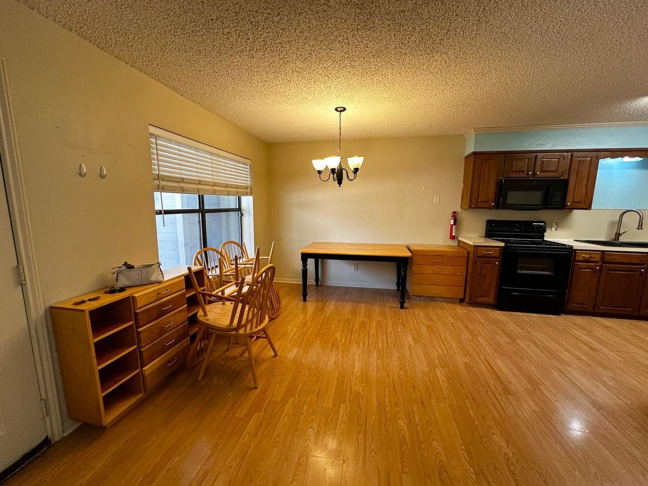 1824 S 8th St - Photo 3 of 20