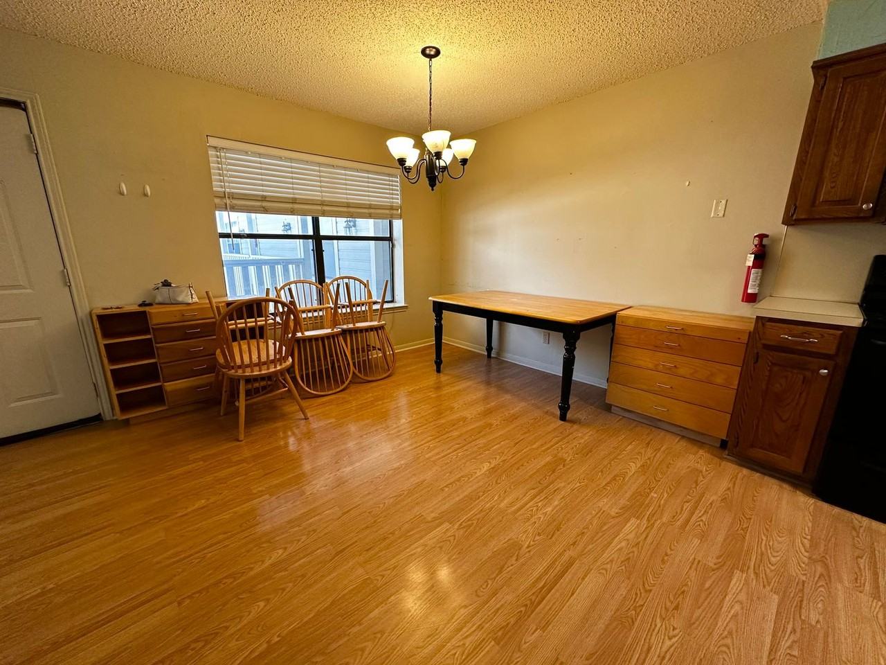 1824 S 8th St - Photo 4 of 20
