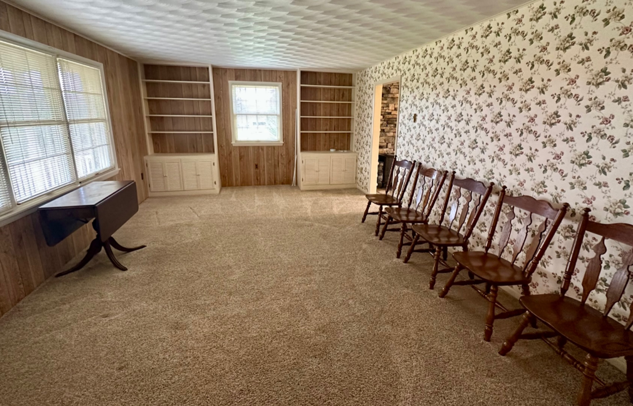 1448 Abbottstown Pike - Photo 3 of 13