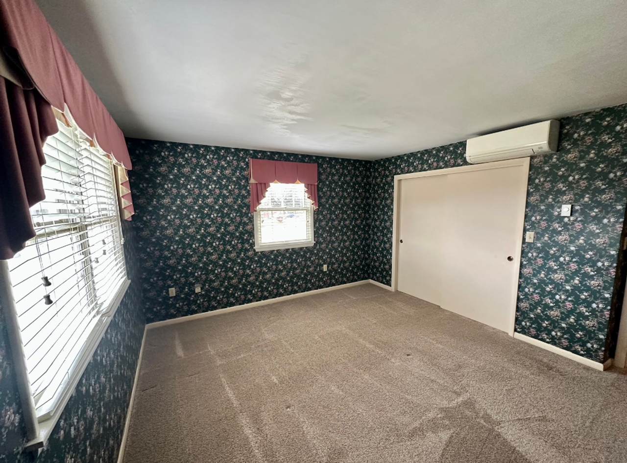 1448 Abbottstown Pike - Photo 6 of 13