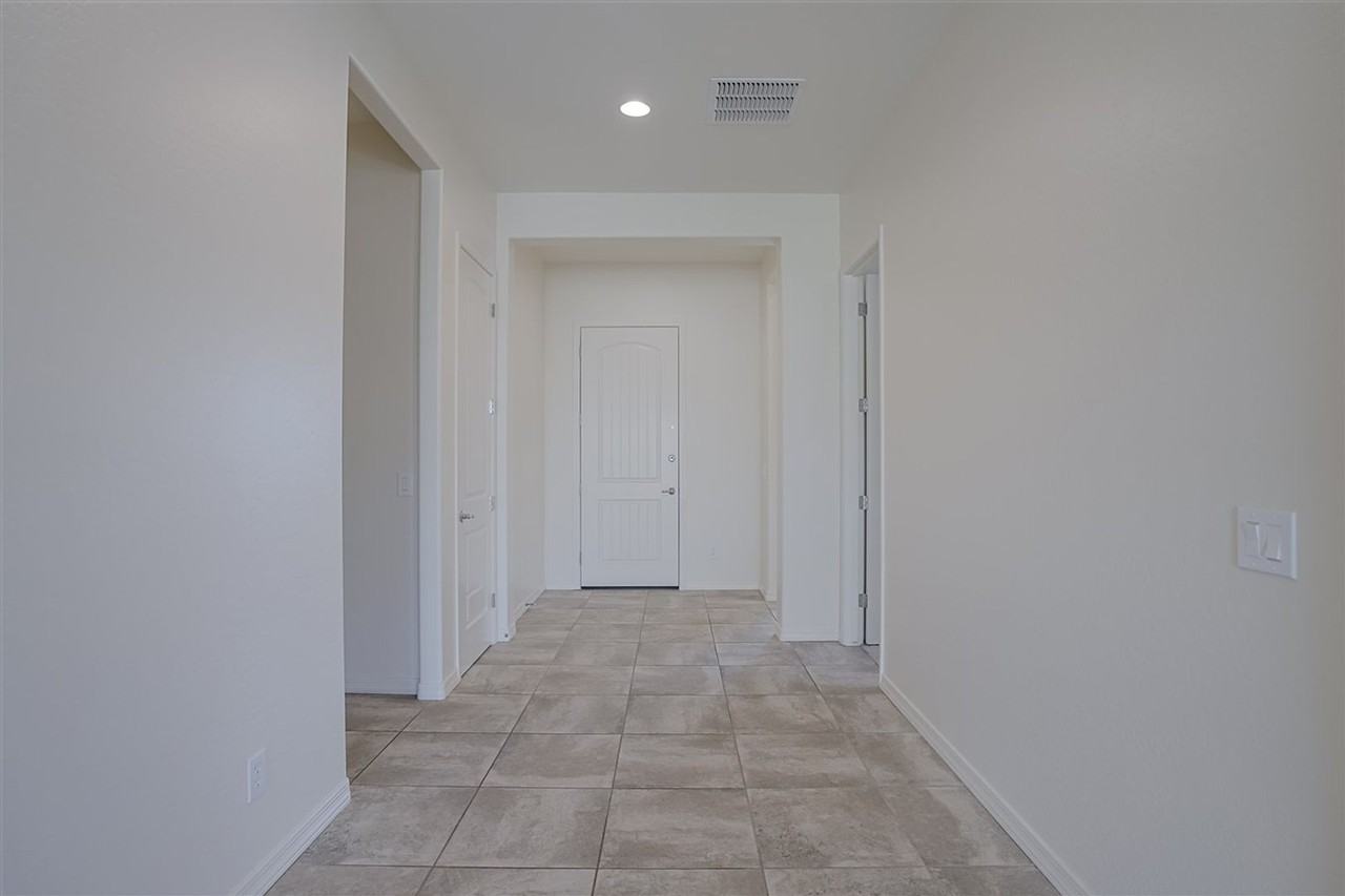 6832 Gables Trl - Photo 3 of 30