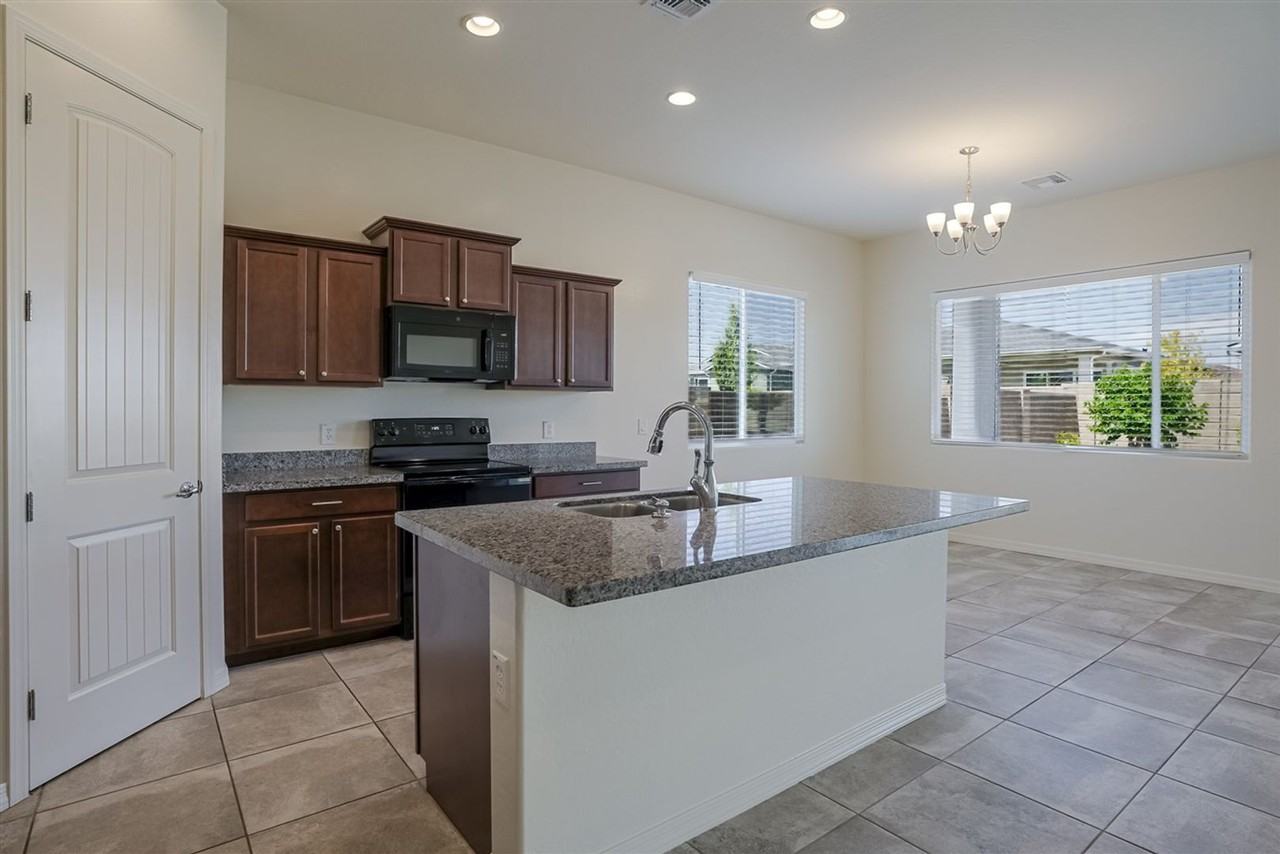 6832 Gables Trl - Photo 7 of 30