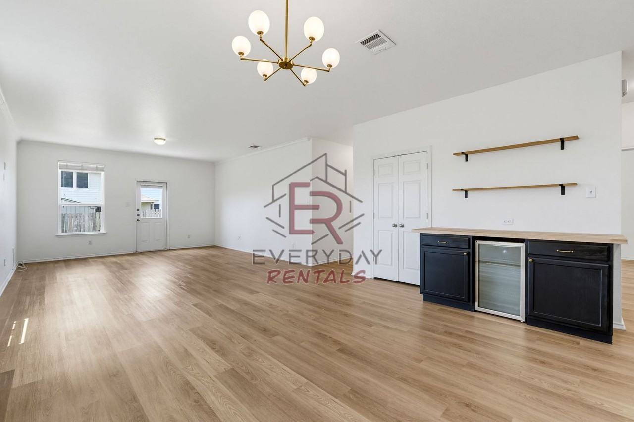 9309 Sandyford Ct - Photo 4 of 16