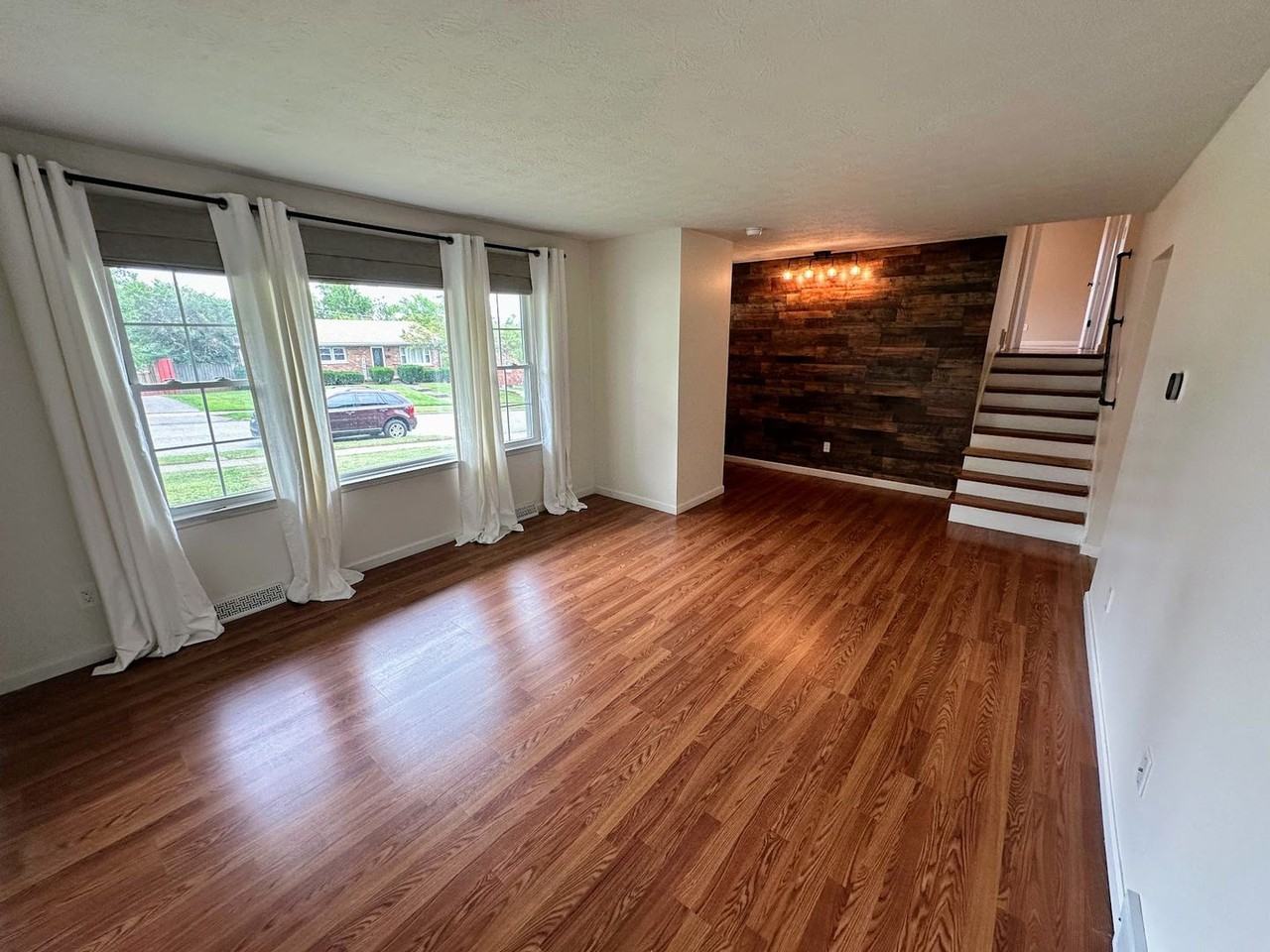 1187 Devonport Cir - Photo 3 of 26