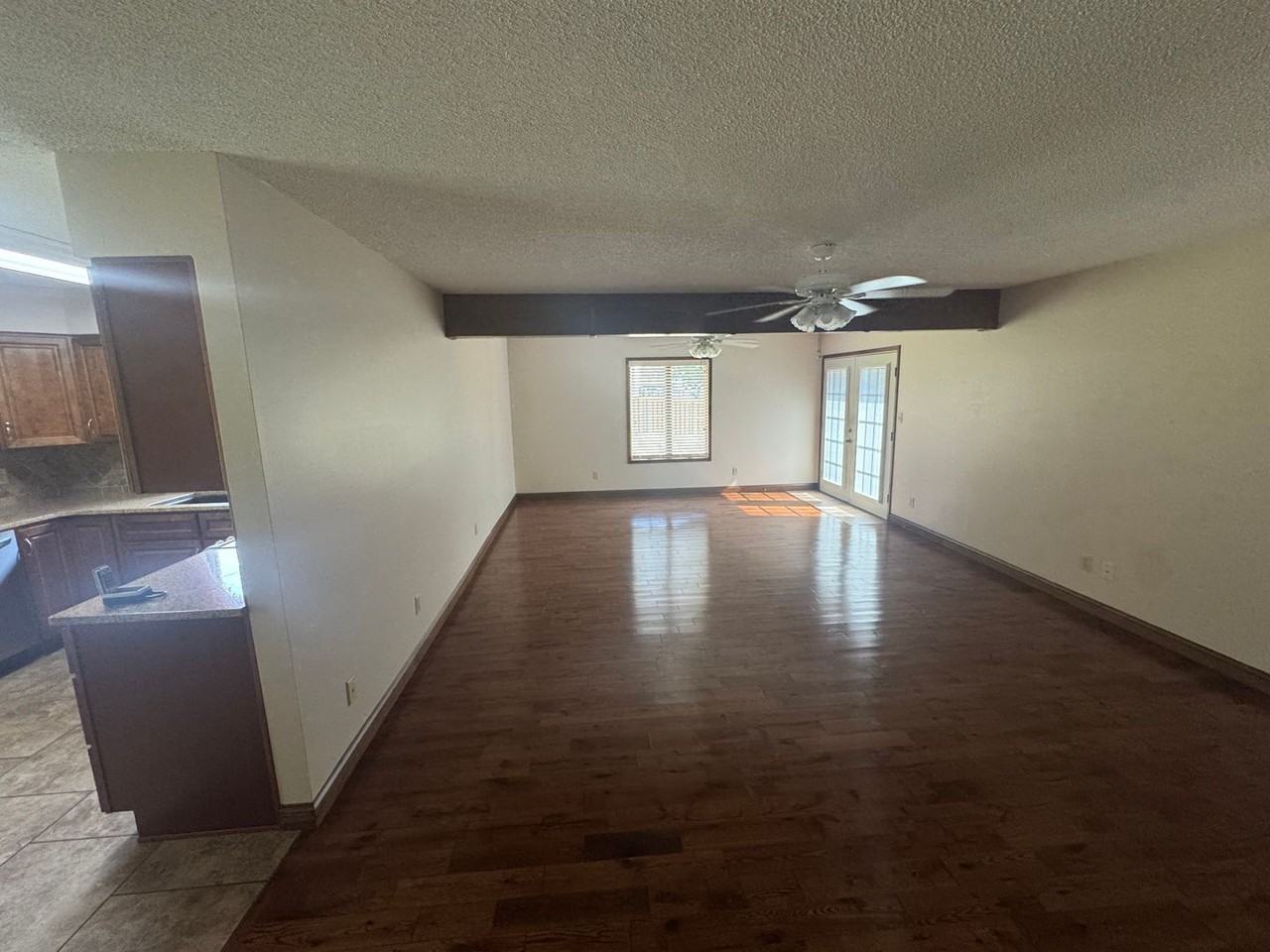 605 E Maplewood St - Photo 5 of 18