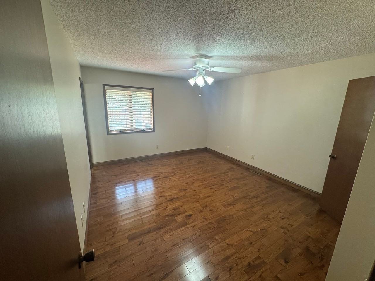 605 E Maplewood St - Photo 7 of 18