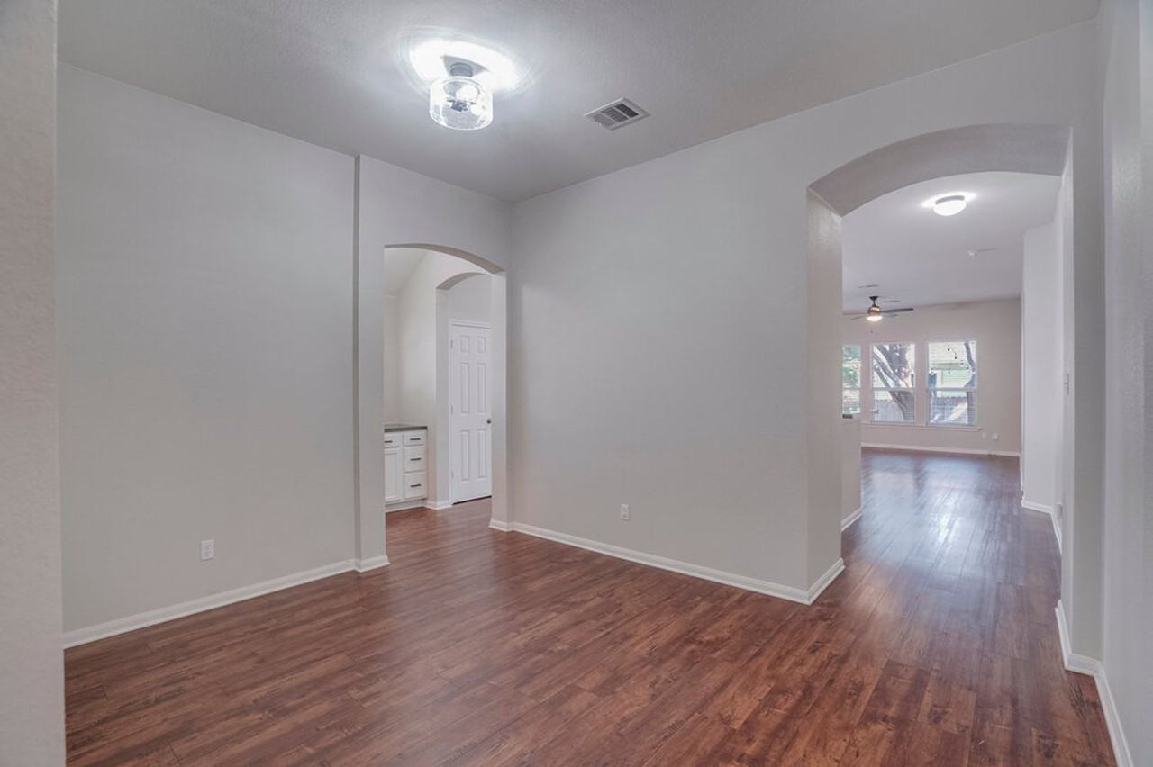 2985 Overland St - Photo 3 of 20