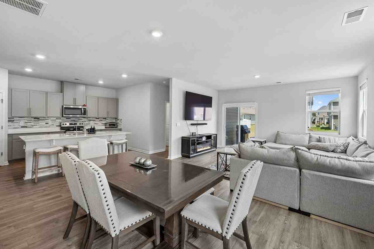 4922 Barnburgh Ln - Photo 7 of 50