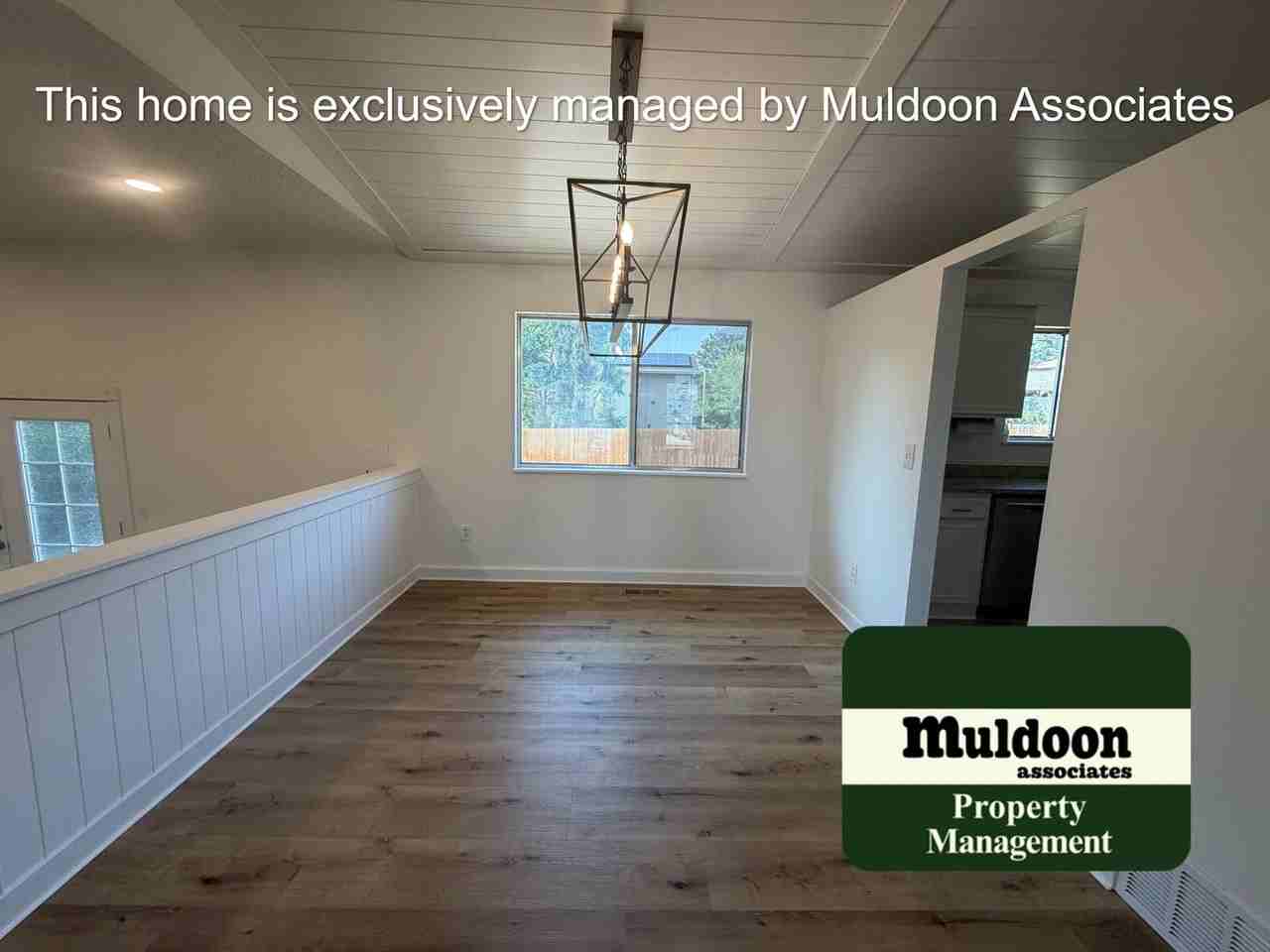 2958 Roche Dr N - Photo 6 of 33