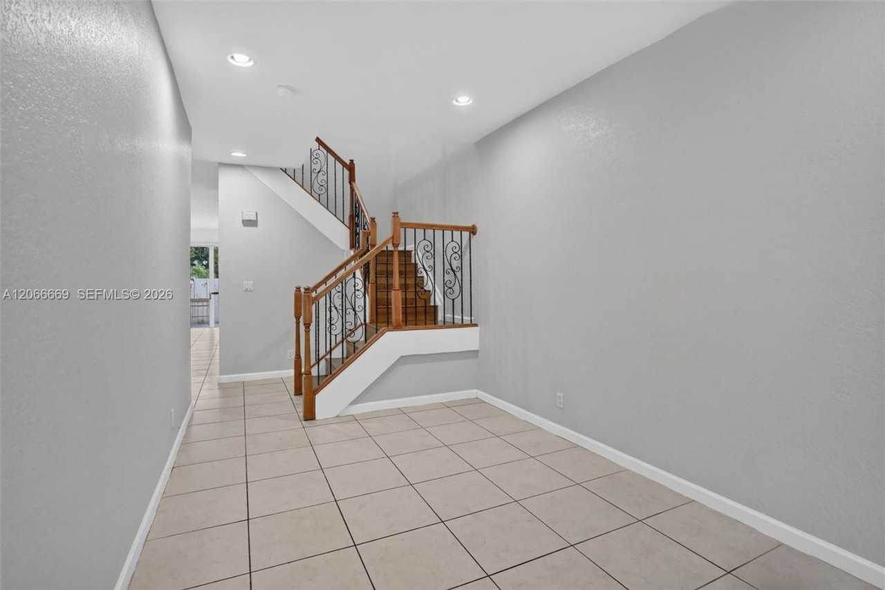5337 5337 SW 40th Avenue 5337, Dania Beach, FL 33314 - 6728 #6728 - Photo 4 of 16