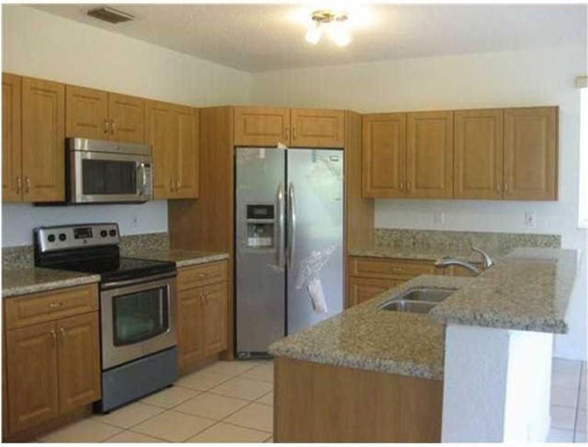 5414 Nw 48th St - Photo 2 of 12