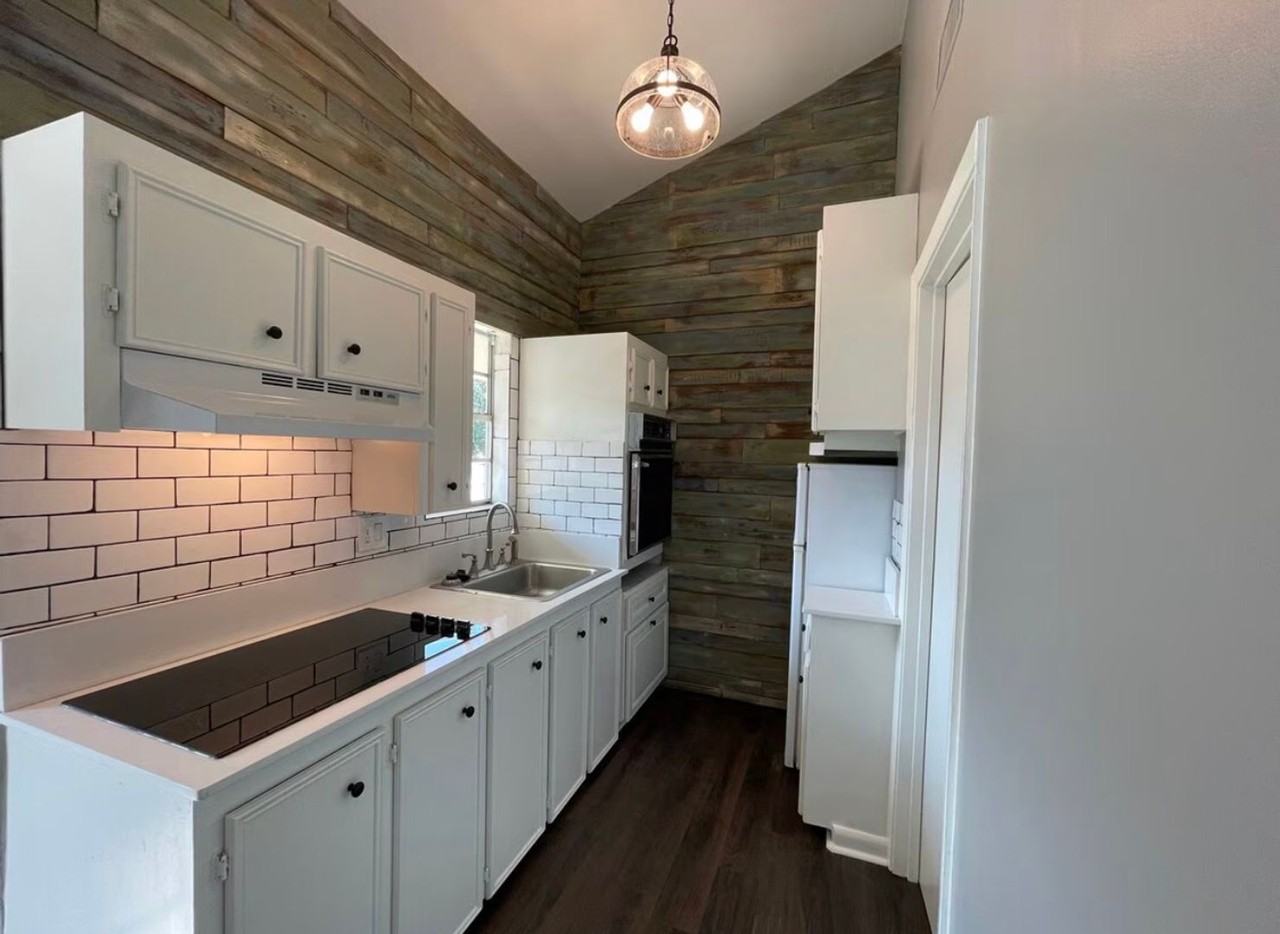 206 Challenger Street - Photo 2 of 18
