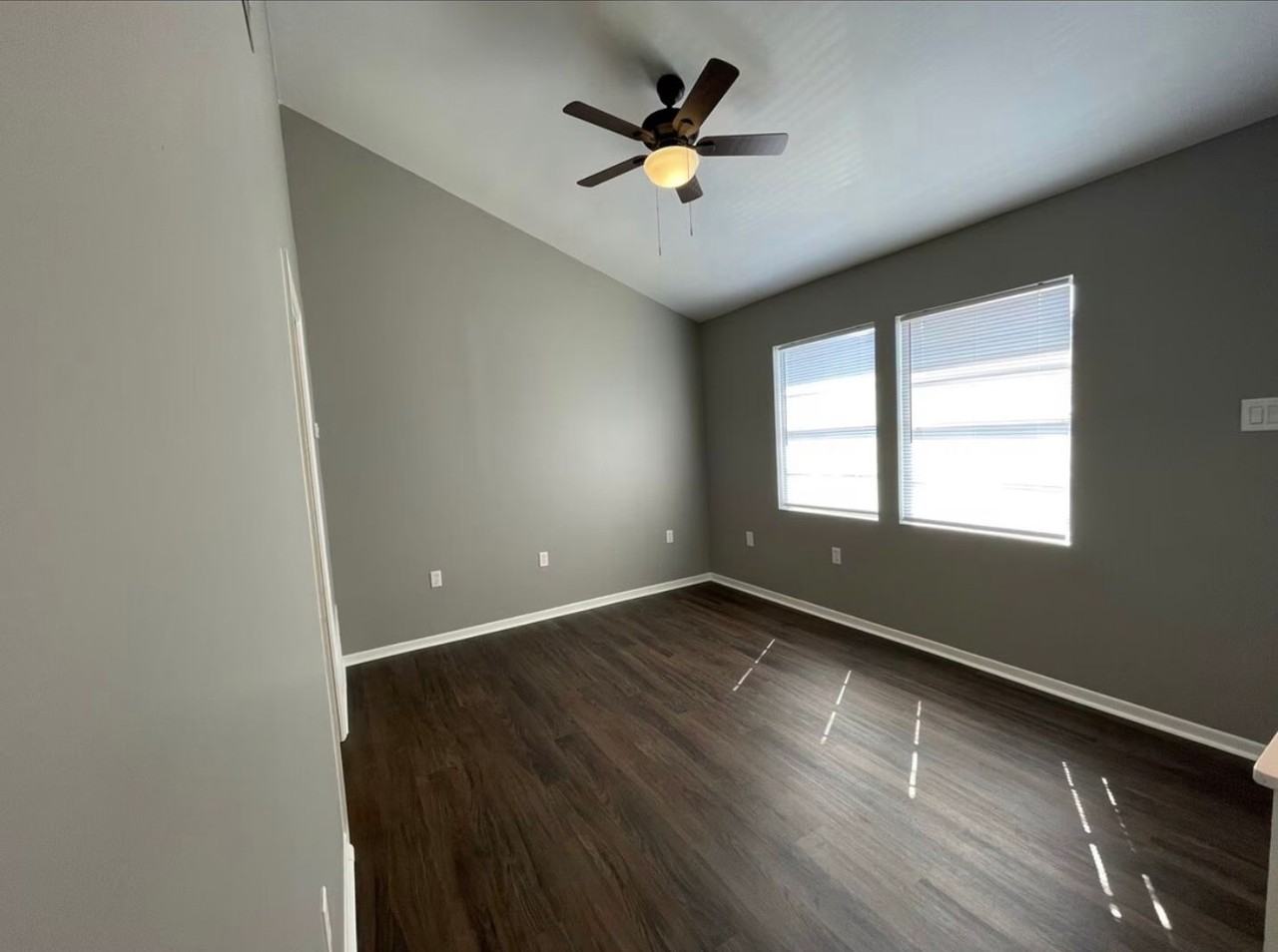 206 Challenger Street - Photo 3 of 18