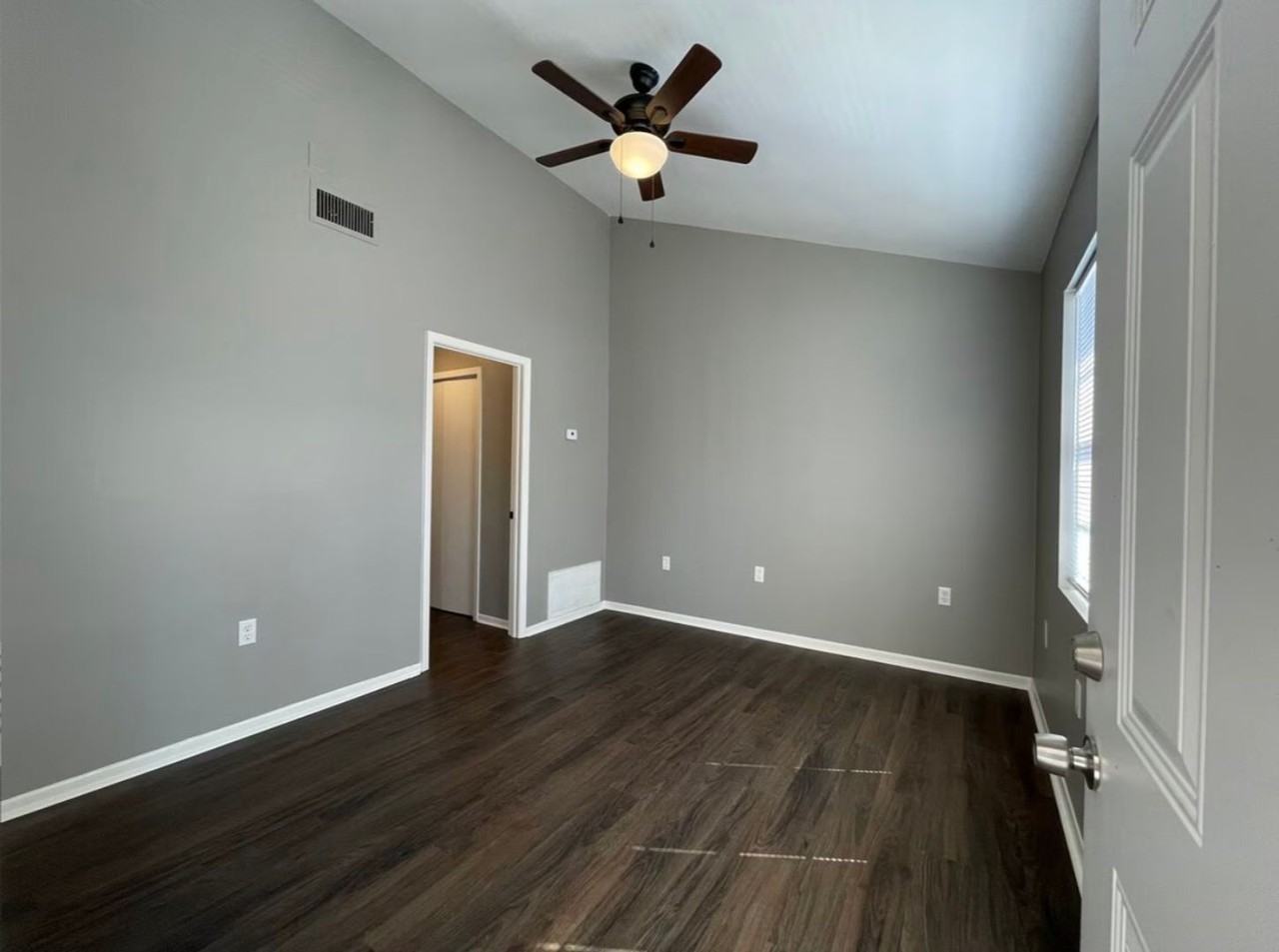 206 Challenger Street - Photo 5 of 18