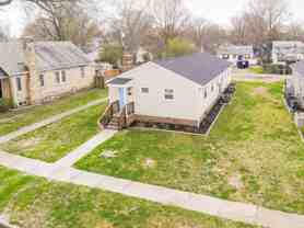 220 W 31st St #B - Photo 1 of 1