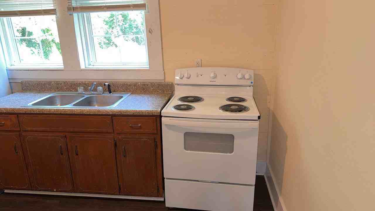 600B Gamble St - Photo 7 of 20
