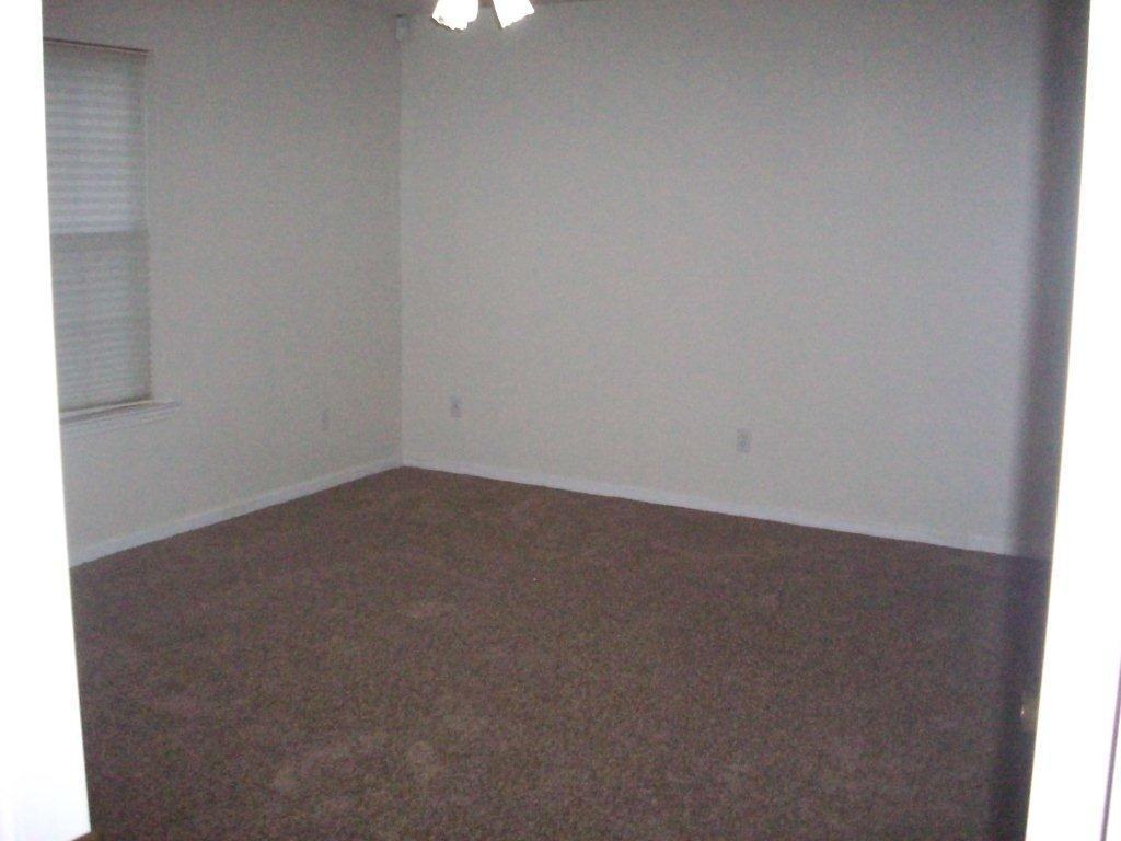 312 Tharpe Dr - Photo 2 of 8