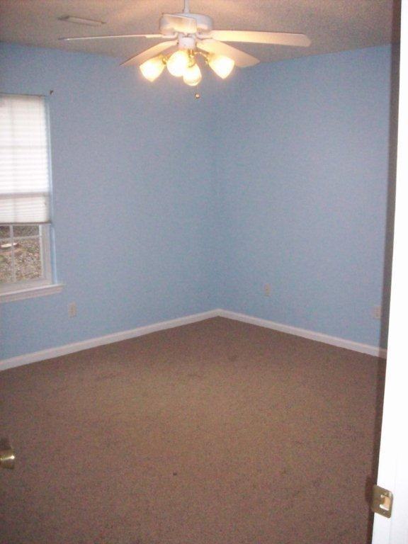312 Tharpe Dr - Photo 3 of 8