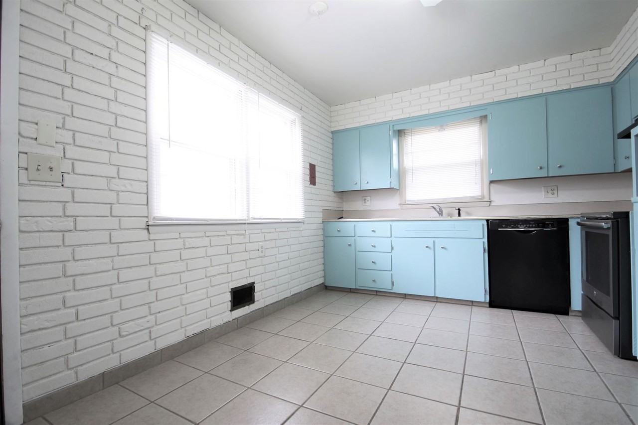 6913 Bedford Ave - Photo 5 of 12