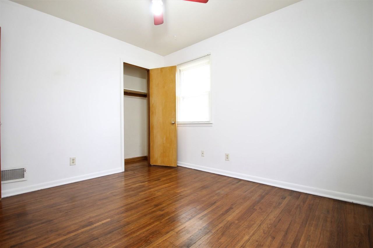 6913 Bedford Ave - Photo 7 of 12