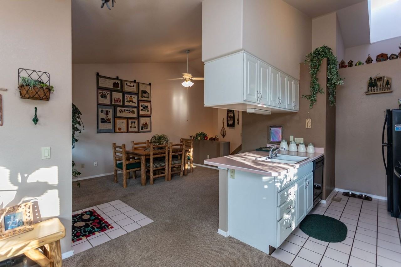 111 Iveystone Ct - Photo 7 of 32
