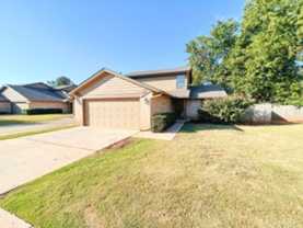 213 Woodbridge Cir - Photo 1 of 1