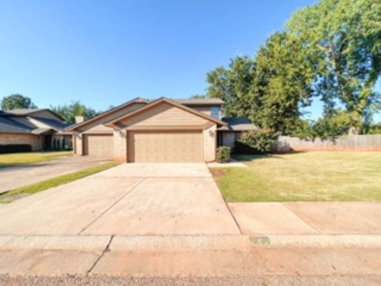 213 Woodbridge Cir - Photo 2 of 25