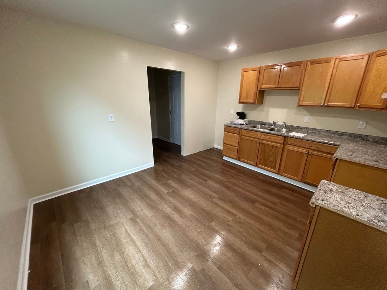 221 Warren St - Photo 3 of 10