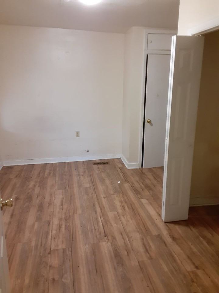 1512 Flora St - Photo 4 of 11