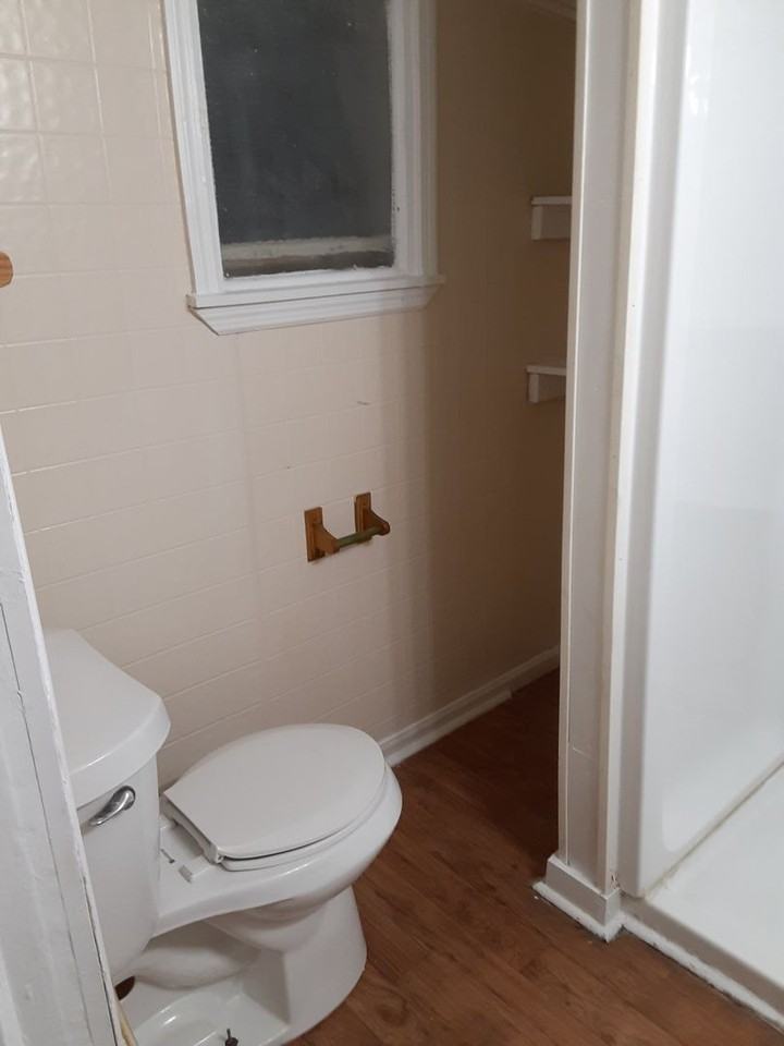 1512 Flora St - Photo 6 of 11