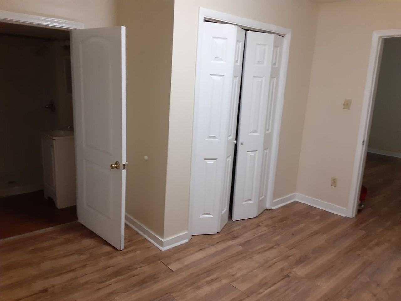 1512 Flora St - Photo 7 of 11