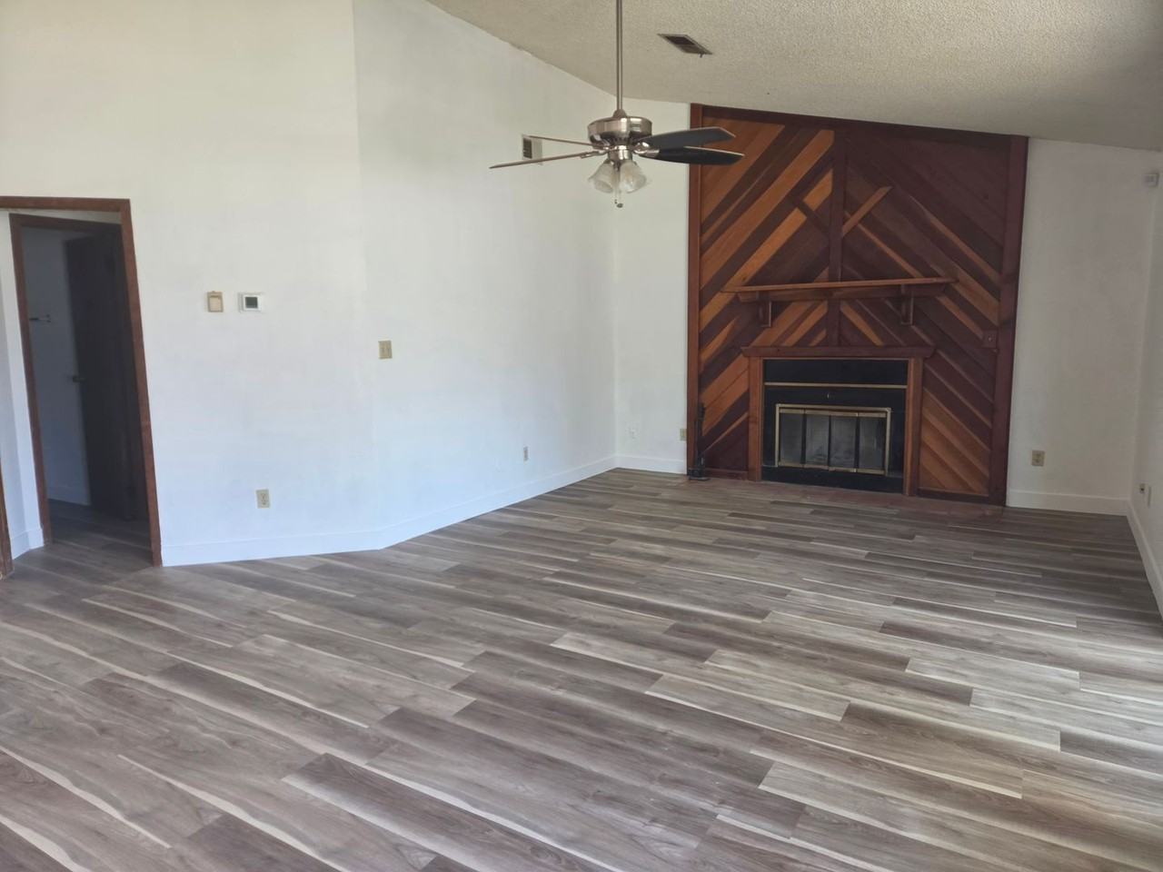 1504 W Mann Ave - Photo 3 of 19