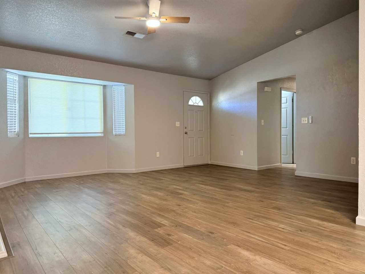 520 St Teresa Ct - Photo 3 of 23