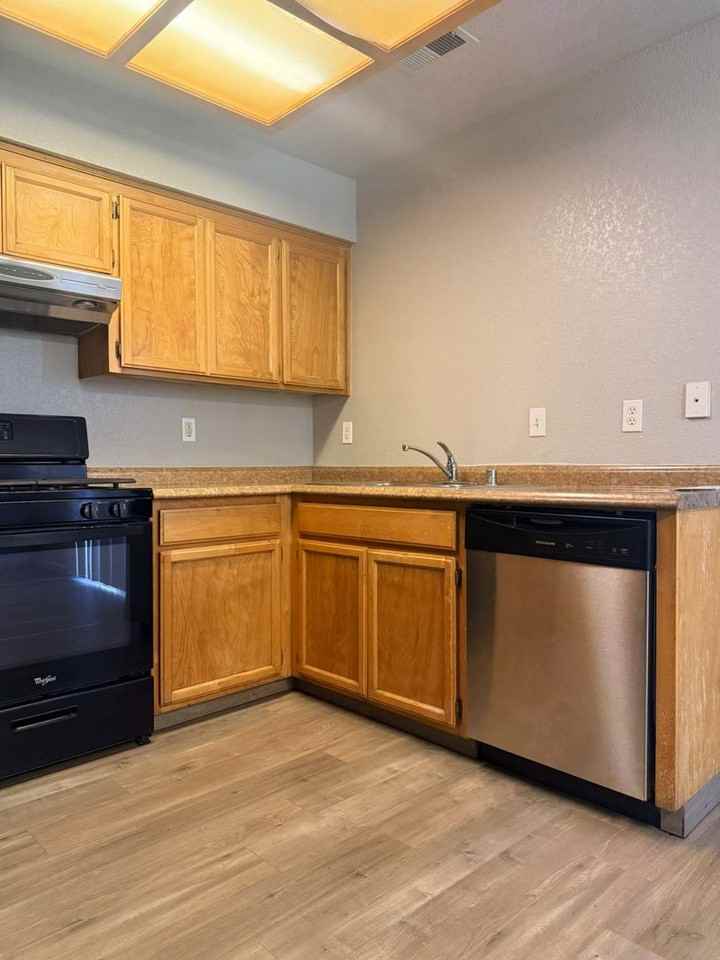 520 St Teresa Ct - Photo 6 of 23