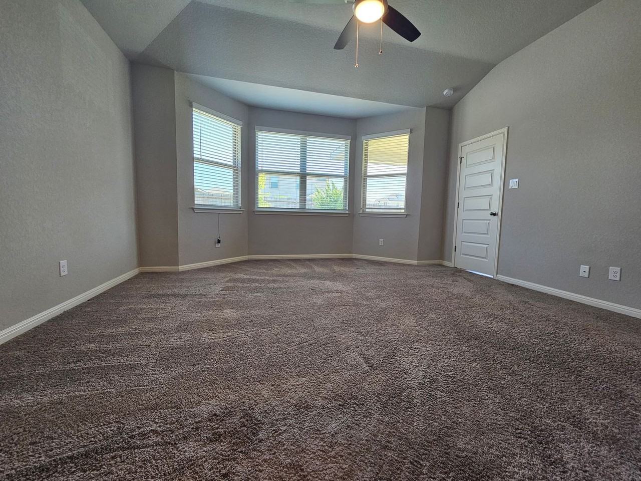 12903 Irvin Path - Photo 4 of 21