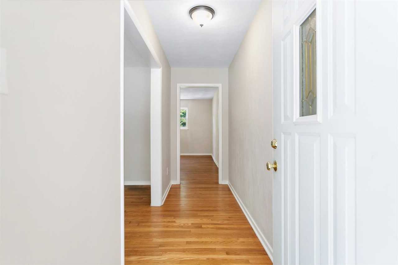 208 Longhill Rd - Photo 5 of 34