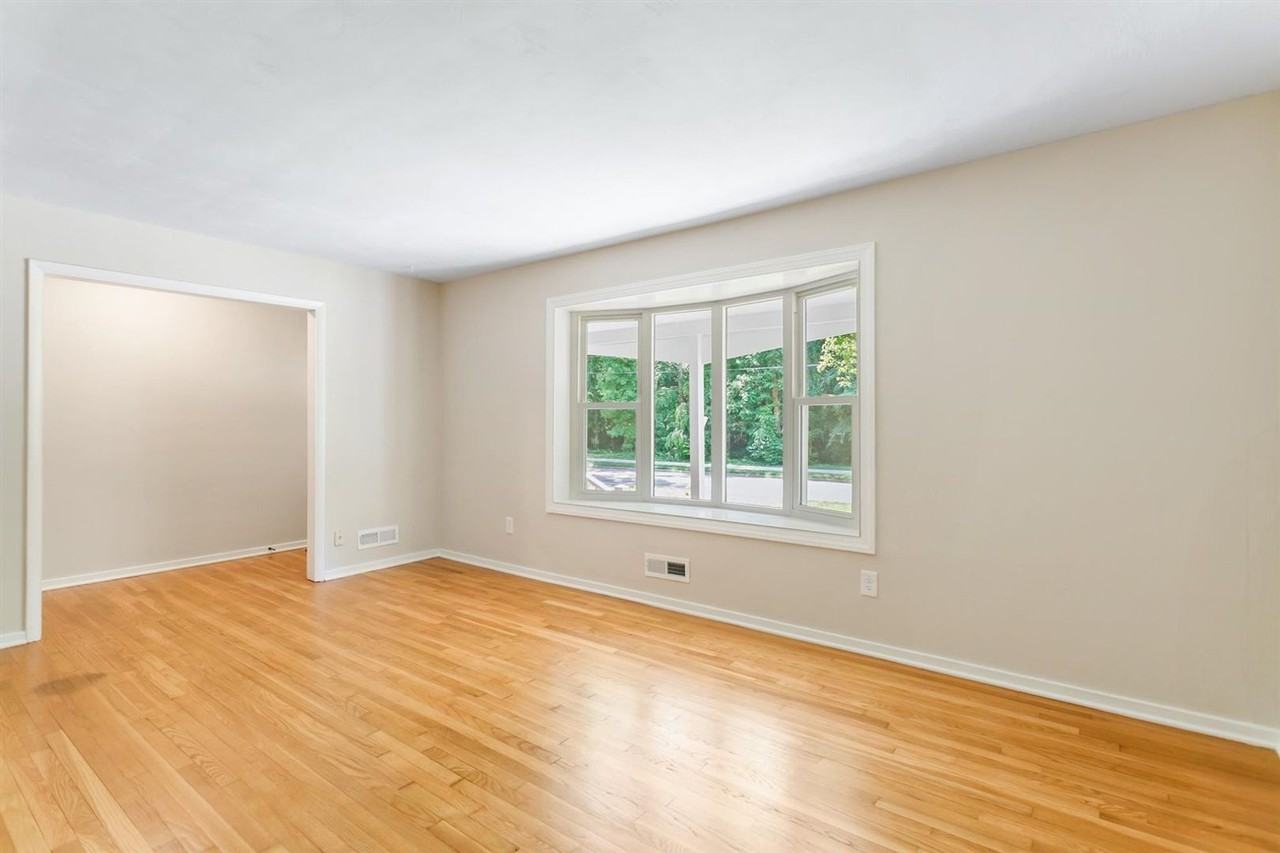208 Longhill Rd - Photo 7 of 34