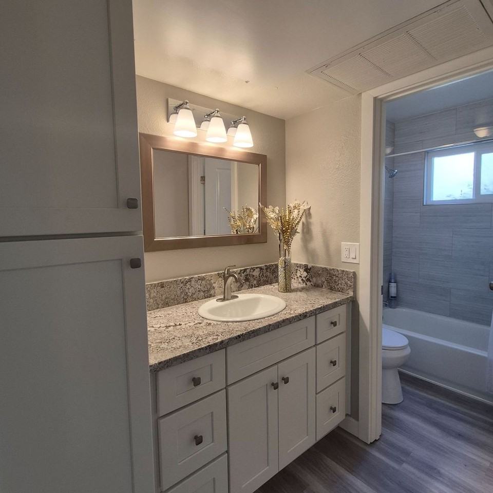 1725 O St #1 - Photo 5 of 13